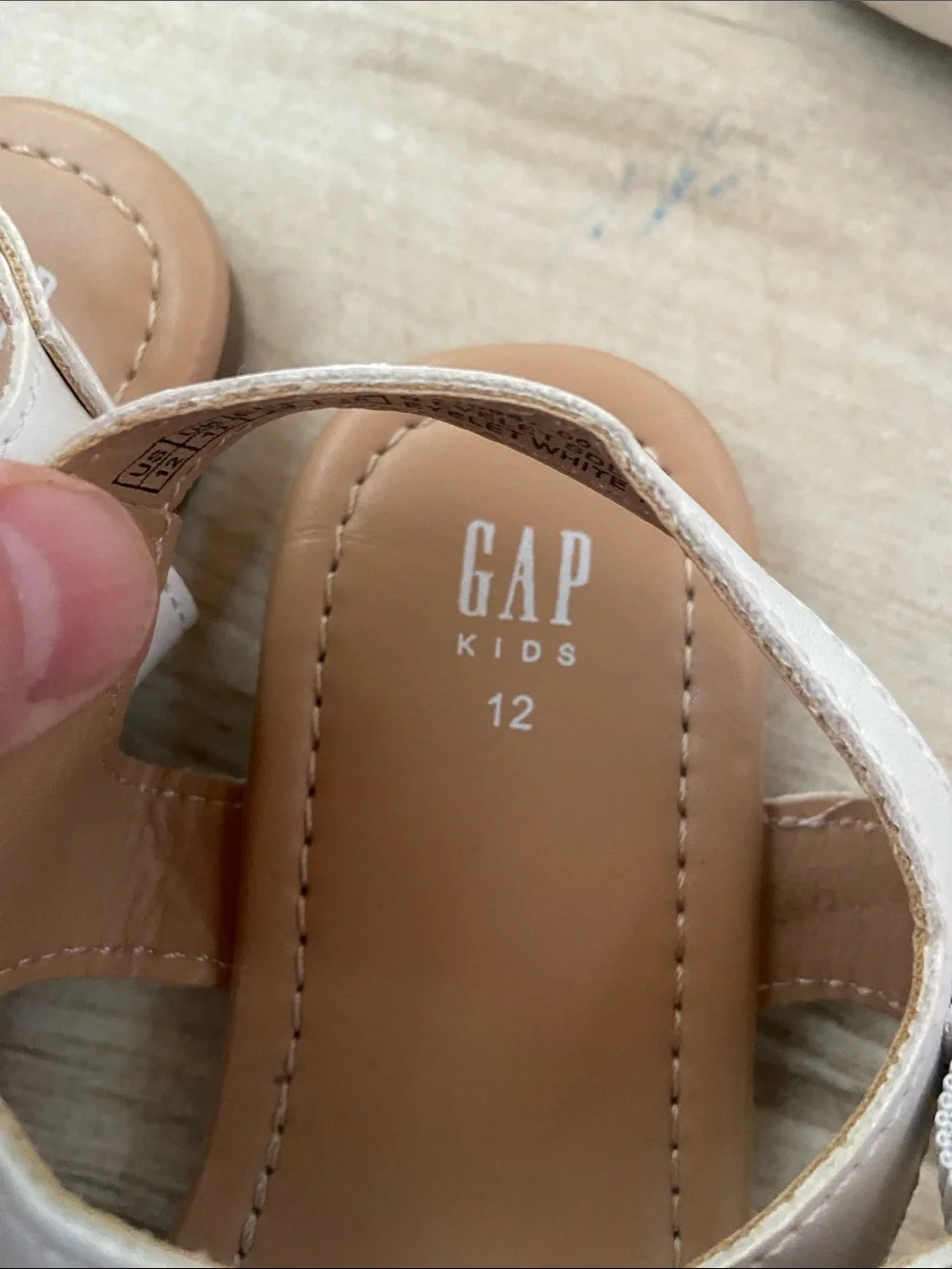 GAP comfortable white
